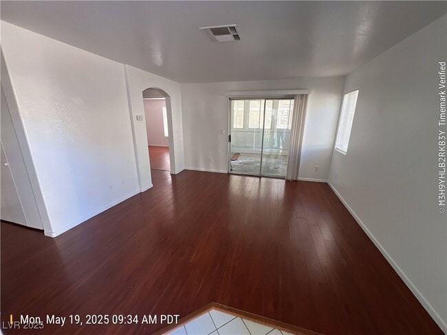 Building Photo - 1533 Linnbaker Ln
