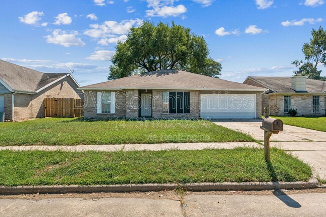 Primary Photo - 809 Willow Creek Dr