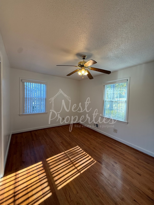 Building Photo - 3901 Pine Cone Dr