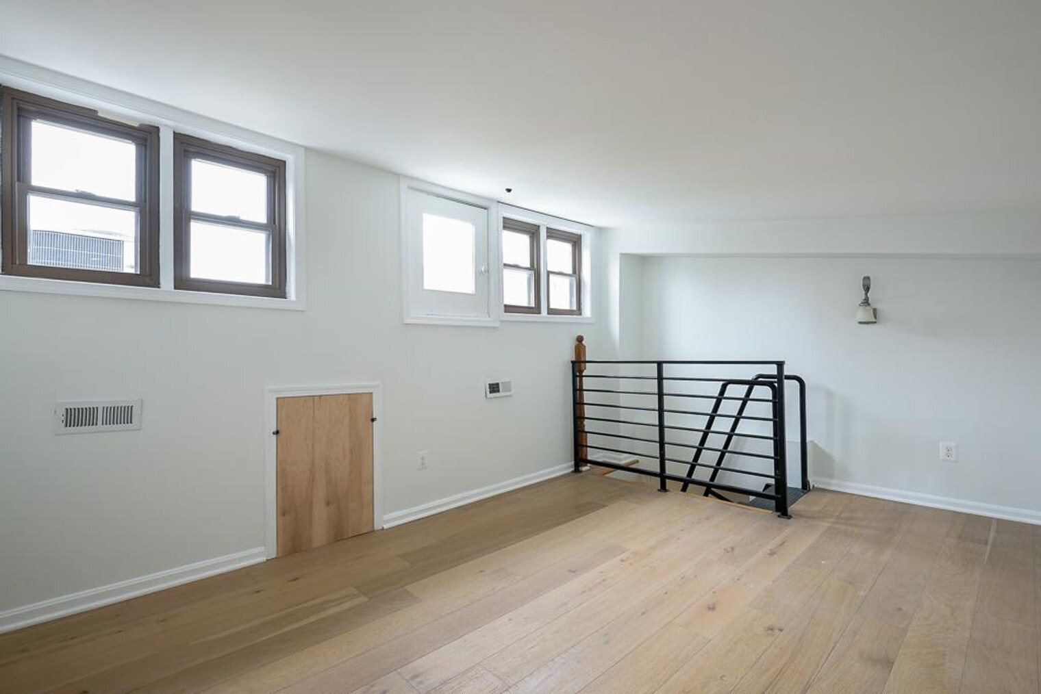 Building Photo - 1322 9th St NW