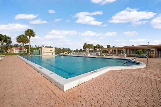 Building Photo - 455 Golden River Dr