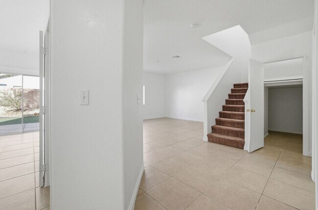 Building Photo - Stunning 4 bedroom home In North Las Vegas