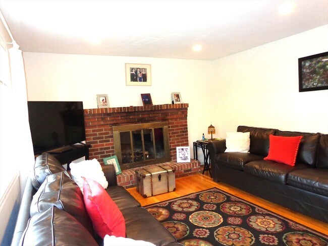 Building Photo - 185 Edenfield Ave