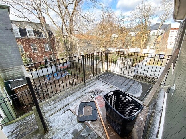 Building Photo - 89 Cedar St