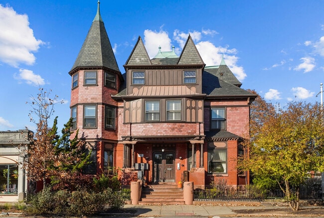 Front Entrance - 1447 Westminster St