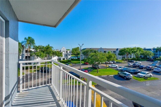 Building Photo - 8650 SW 212th St