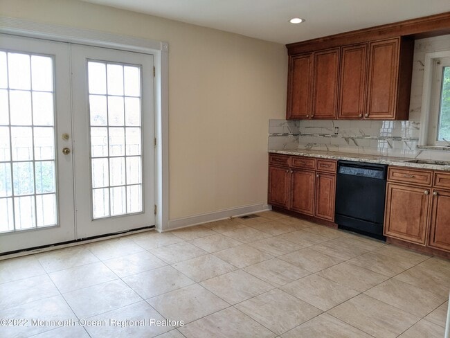 Building Photo - 120 Plainfield Ave