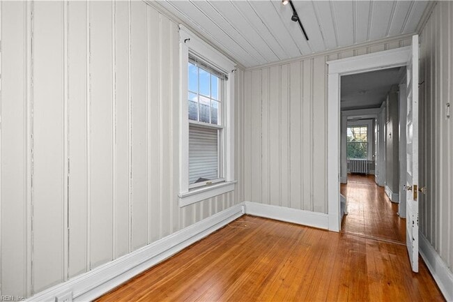 Building Photo - 4600 Colonial Ave