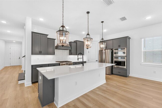 Building Photo - 15174 Field Daisy Dr
