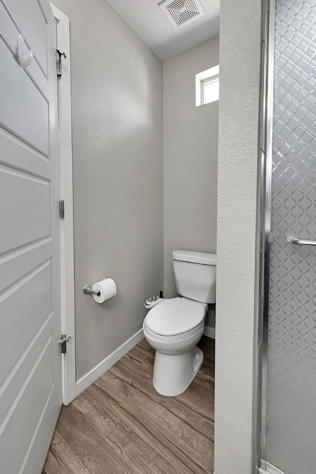 Building Photo - $2,550.00, 3 bed, 2.5 bath located in Colo...