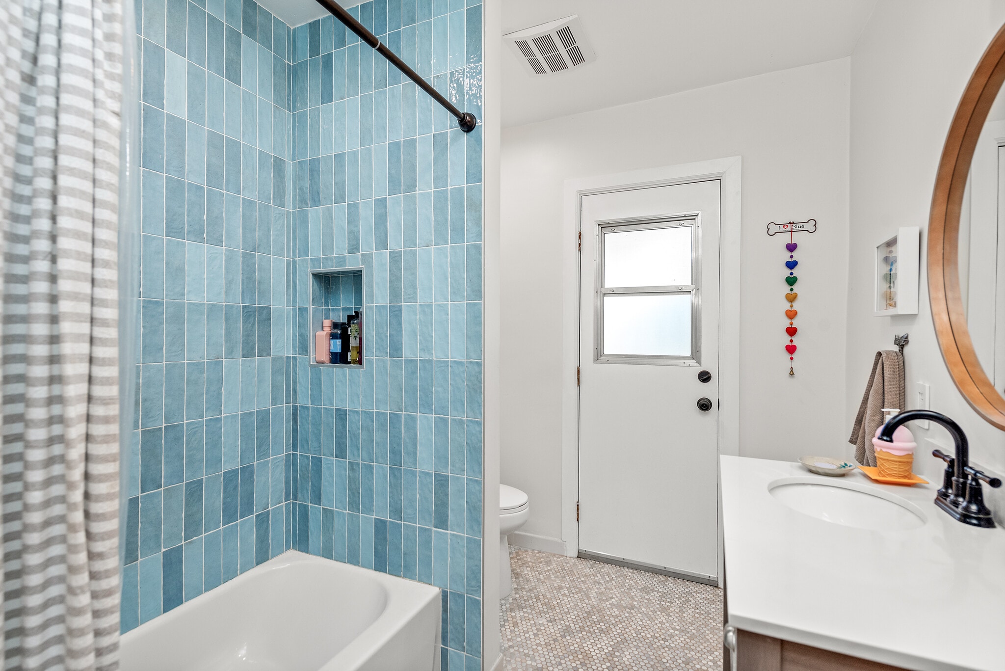 Building Photo - 2474 Barbara Dr