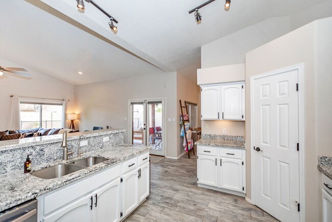 Building Photo - Pool home for rent June 1, 2025