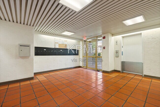 Building Photo - 6669 Embarcadero Dr