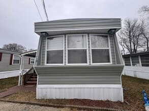Building Photo - 8 Kane Ln