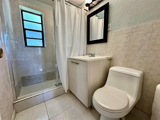 Building Photo - 15920 Bunche Park School Dr