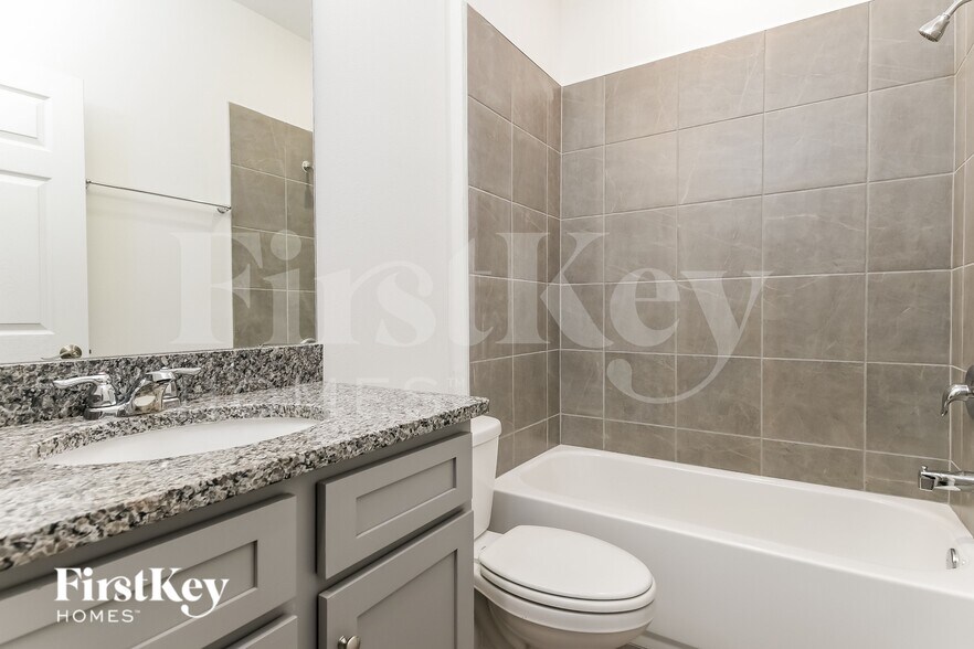 Building Photo - 1232 Spokane Pt