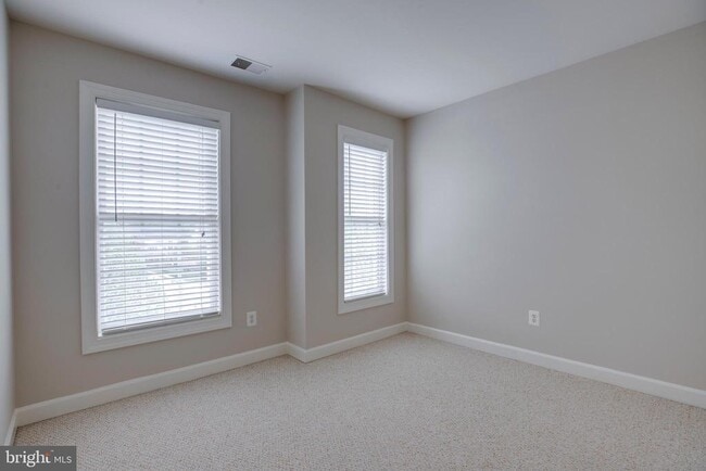 Building Photo - 12691 Heron Ridge Dr