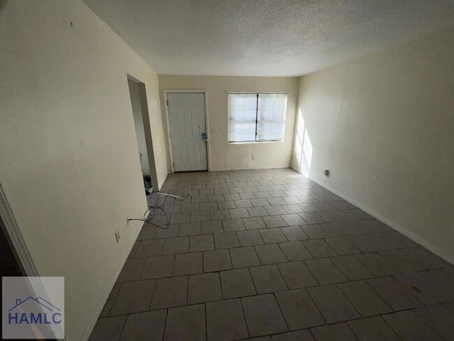 Building Photo - 814 Lesa St