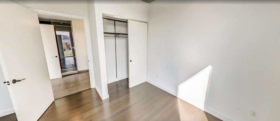 Building Photo - 1158 N Howe St