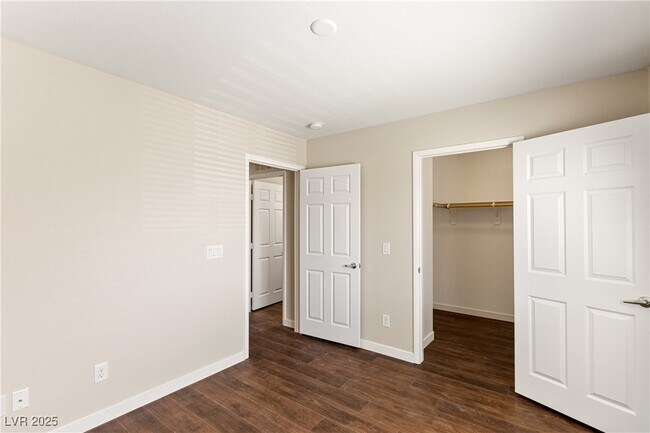 Building Photo - 5492 Mercury Springs Dr