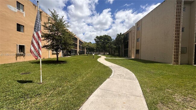 Building Photo - 8401 SW 107th Ave
