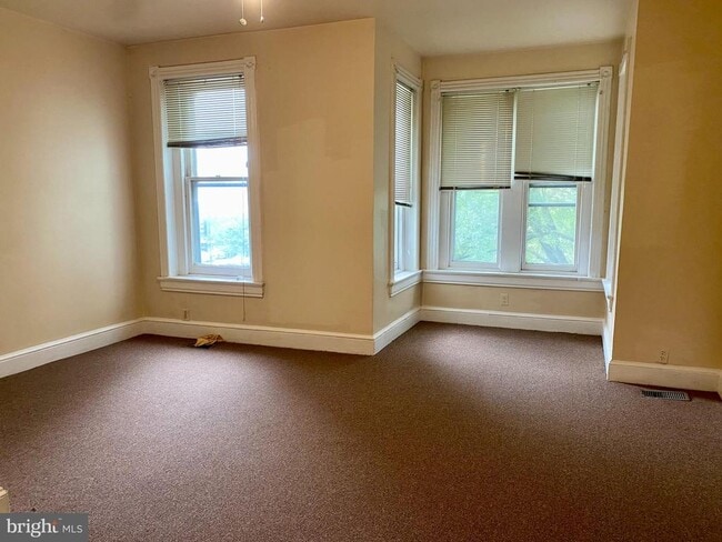Building Photo - 1642 6th St NW