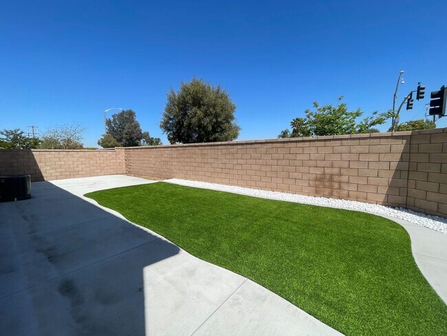 Building Photo - 5-Bedroom Home, Including In-Law Suite, in...