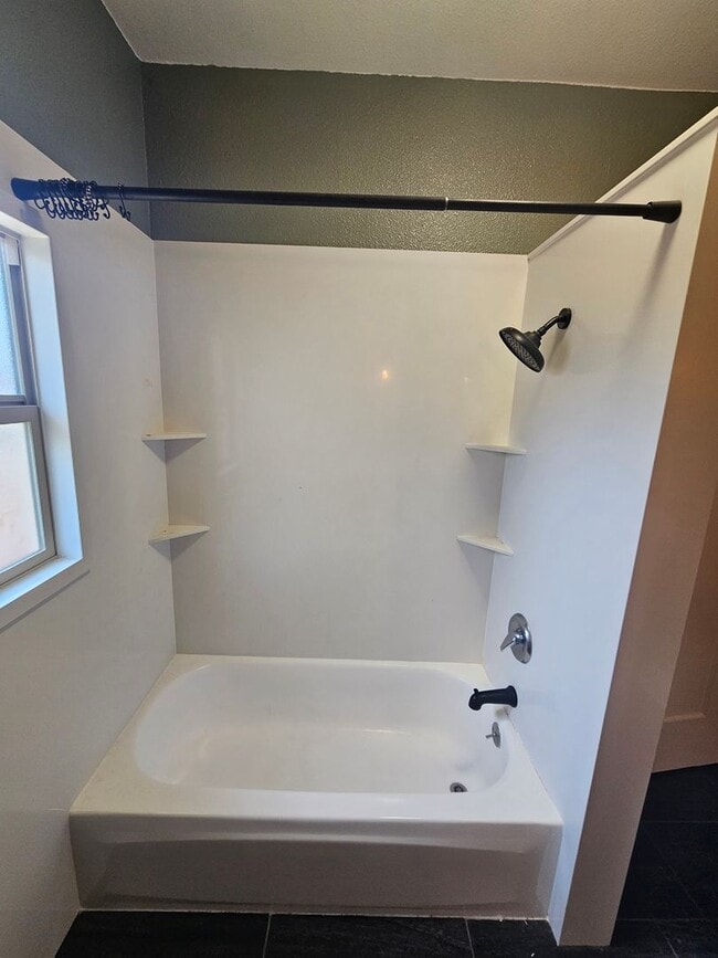 Building Photo - San Leandro Home w/ In-Law Unit: Perfect f...