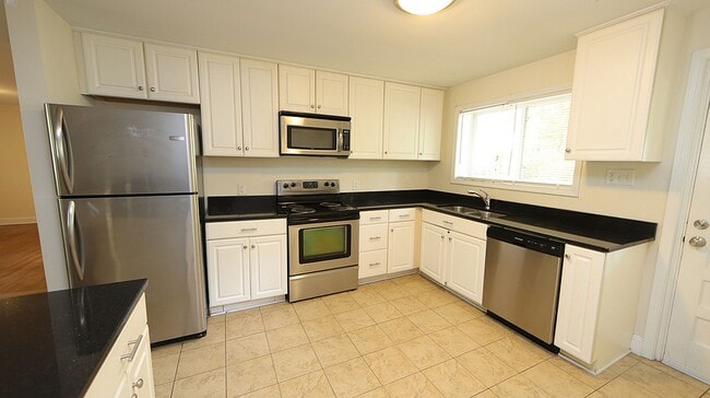 Building Photo - Great home in Chapel Hill!