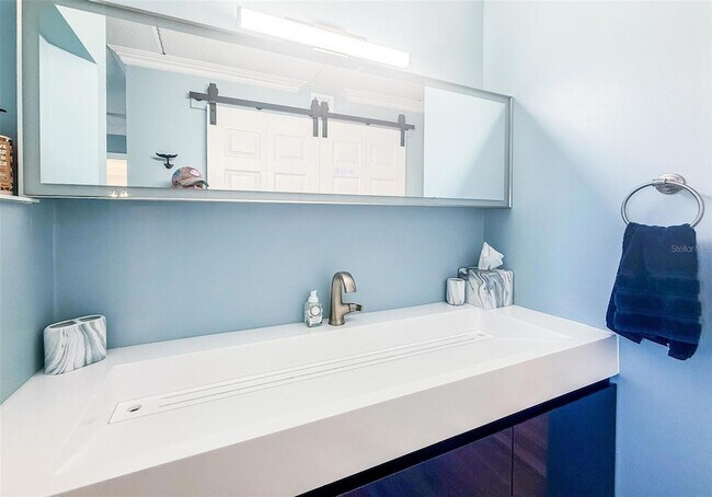 Building Photo - 845 Benjamin Franklin Dr