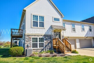 Building Photo - 2 Bedroom 2.5 Bath Townhome in West DesMoines