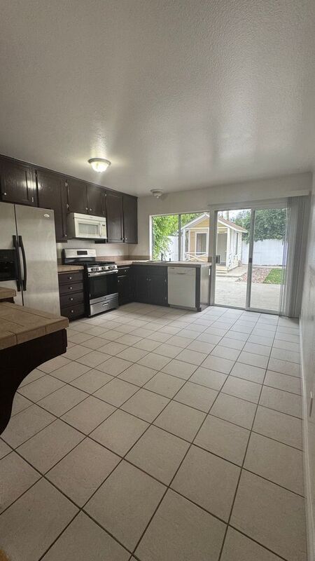 Building Photo - 22691 Via Santa Maria
