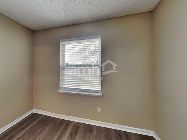 Building Photo - 1760 Blackmore Dr