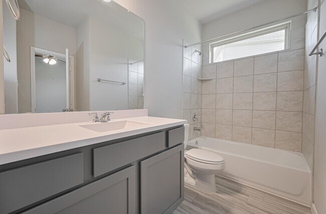 Building Photo - 101 Eliana Shores Dr
