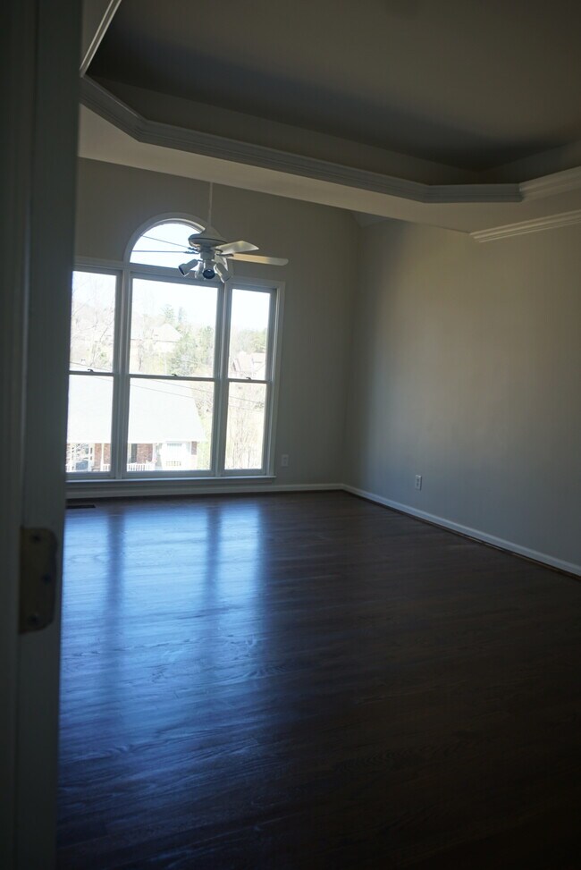 Building Photo - 612 Tiffany Dr