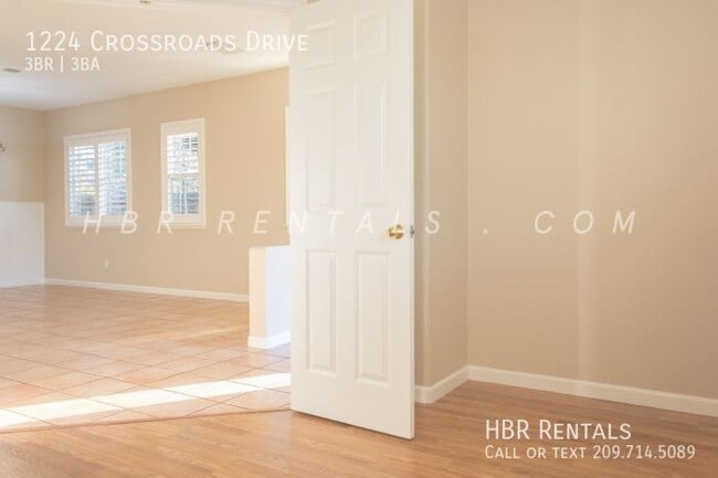 Building Photo - 1224 Crossroads Dr