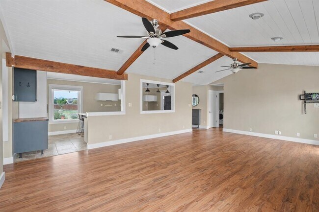 Building Photo - 33 Valley View Dr