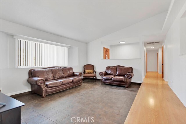 Building Photo - 26665 Lakeview Dr