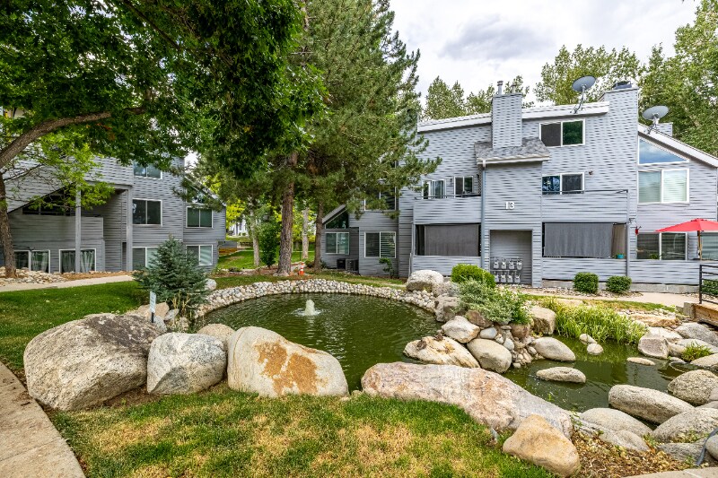 Building Photo - 8500 E Jefferson Ave