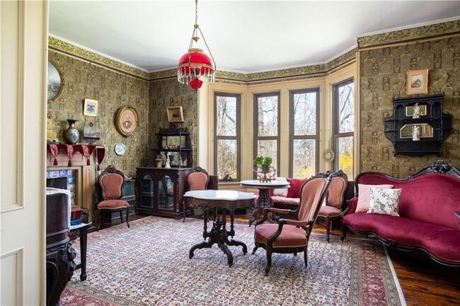 Primary Photo - 138 Elm Dr