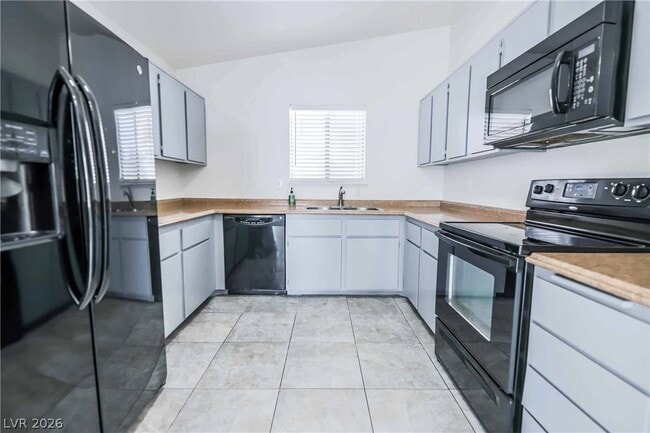 Building Photo - 7420 Lattimore Dr