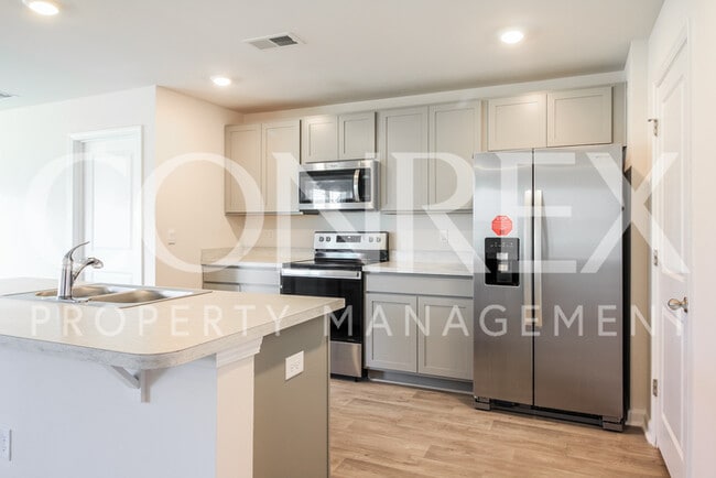 Building Photo - Charming 3 Bed, 2 Bath