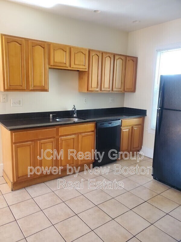 Building Photo - 12 Gayland St