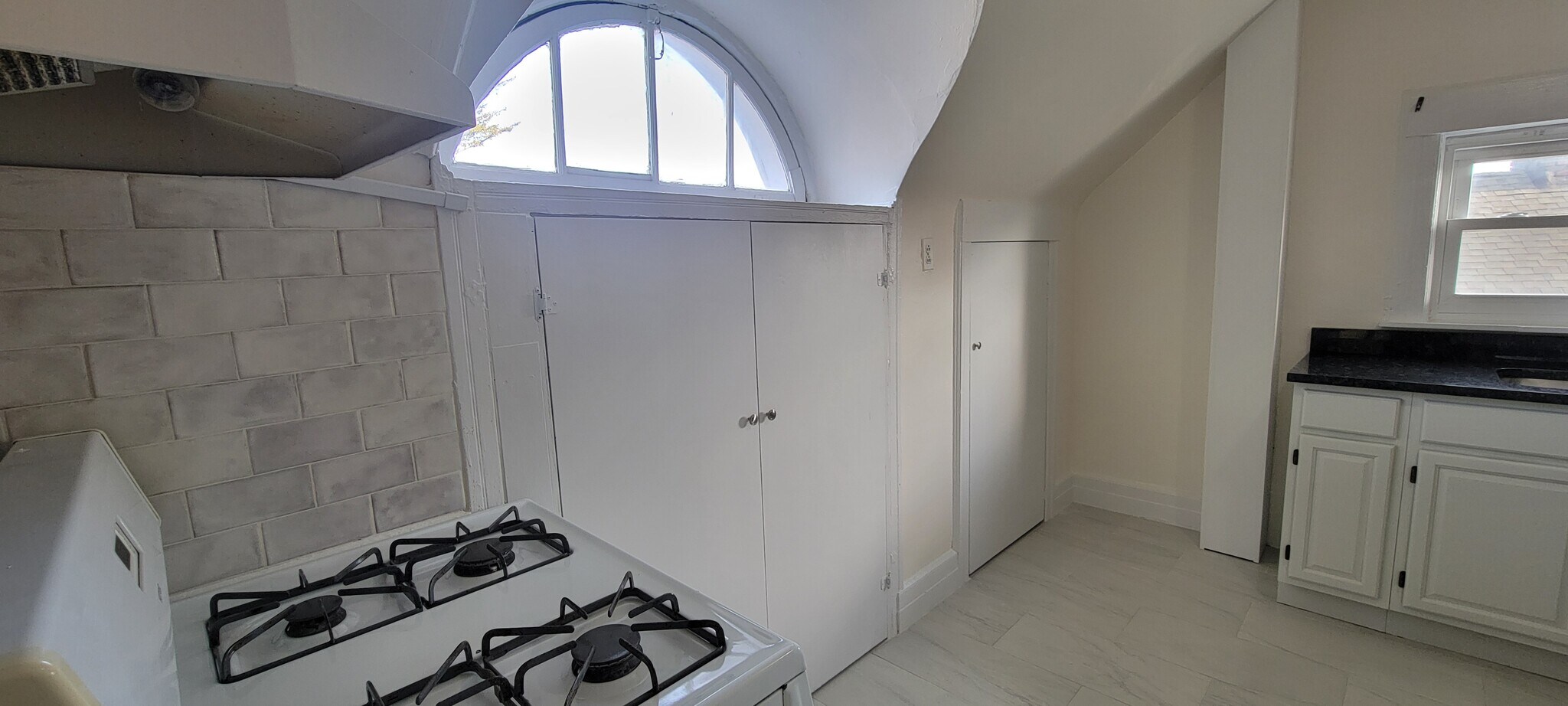 Building Photo - 44 Oberlin St