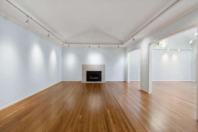 Building Photo - Charming 3-Bedroom Home with Office in desirable Old Palo Alto neighborhood with AC