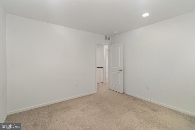 Building Photo - 66 Avery Wy