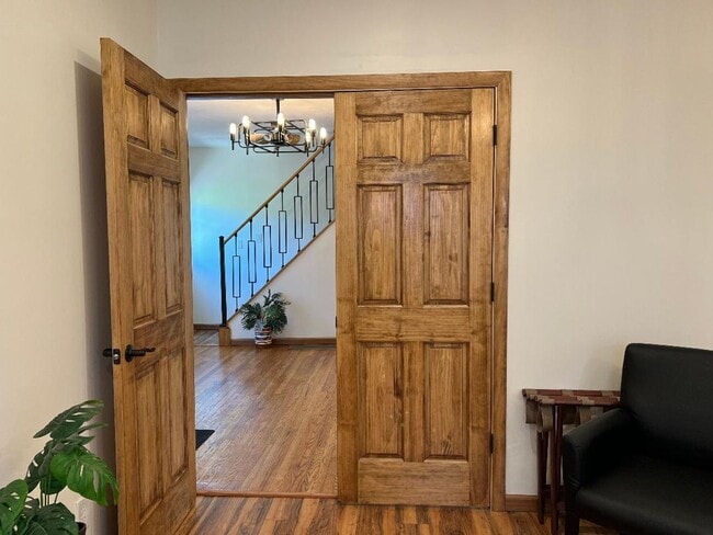 Building Photo - Detroid Shoreway Renovated  4 Bedroom, 2 Bath House with Detached Garage