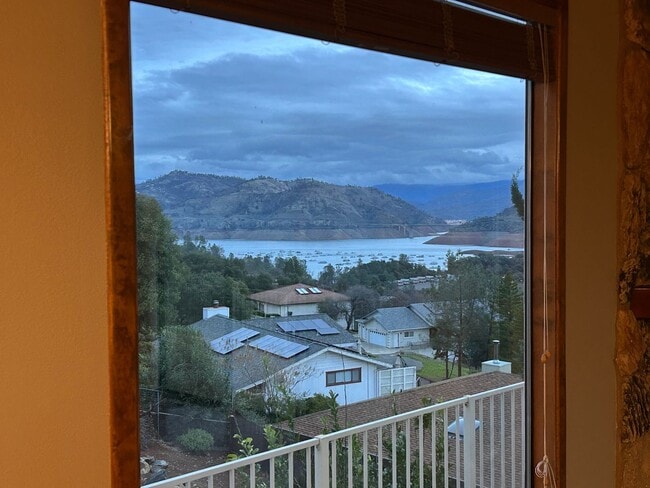 Building Photo - 6367 Woodman Dr