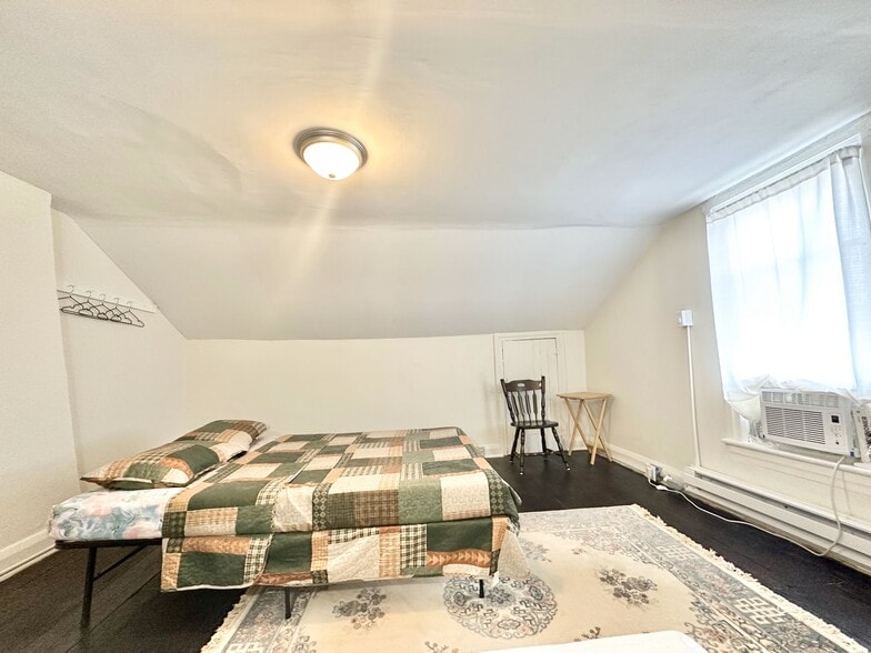 Building Photo - 1001 Cherry St