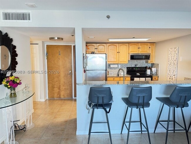 Building Photo - 7601 E Treasure Dr